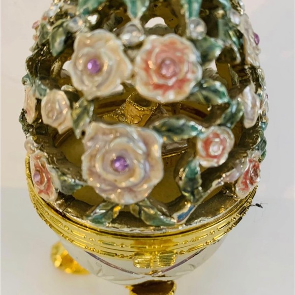 Musical Footed Fabergé style egg Box - Picture 2 of 5